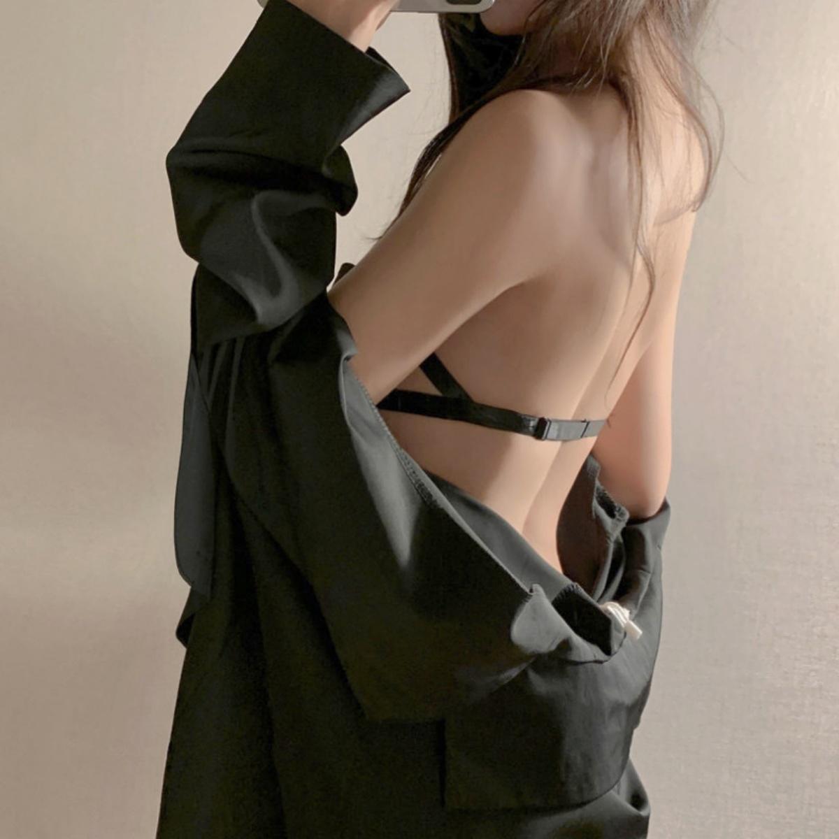 No wire bra ที่มองไม่เห็น push-up เต้านมเล็กไม่มีลวดหนาซิลิโคนรูปหัวใจกันลื่นสำหรับผู้หญิง ny108 เสื้อผ้า Clothing Women